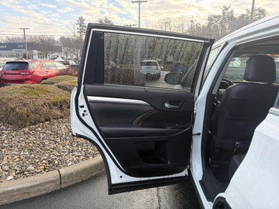 2019 Toyota Highlander SE