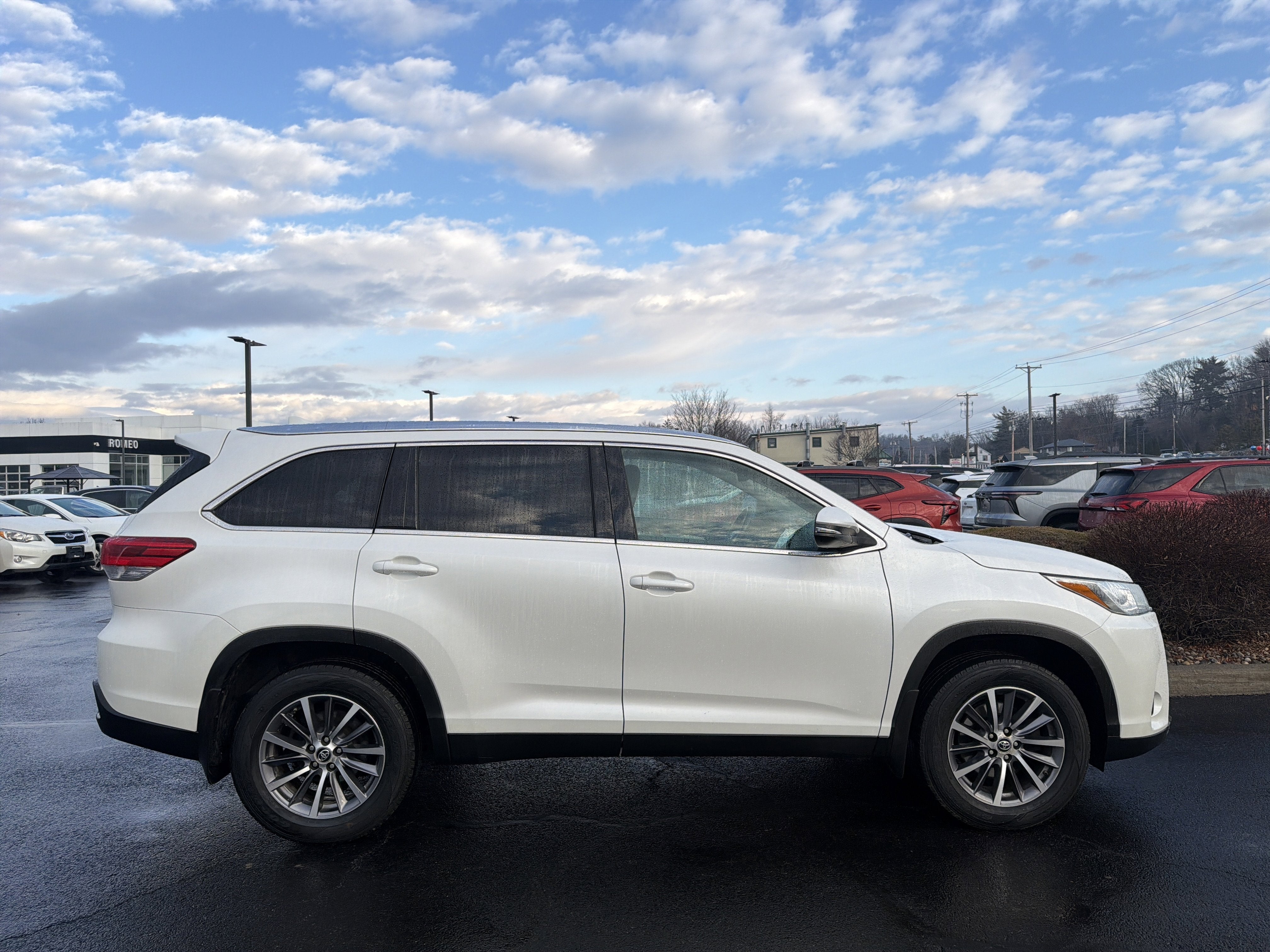 2019 Toyota Highlander SE