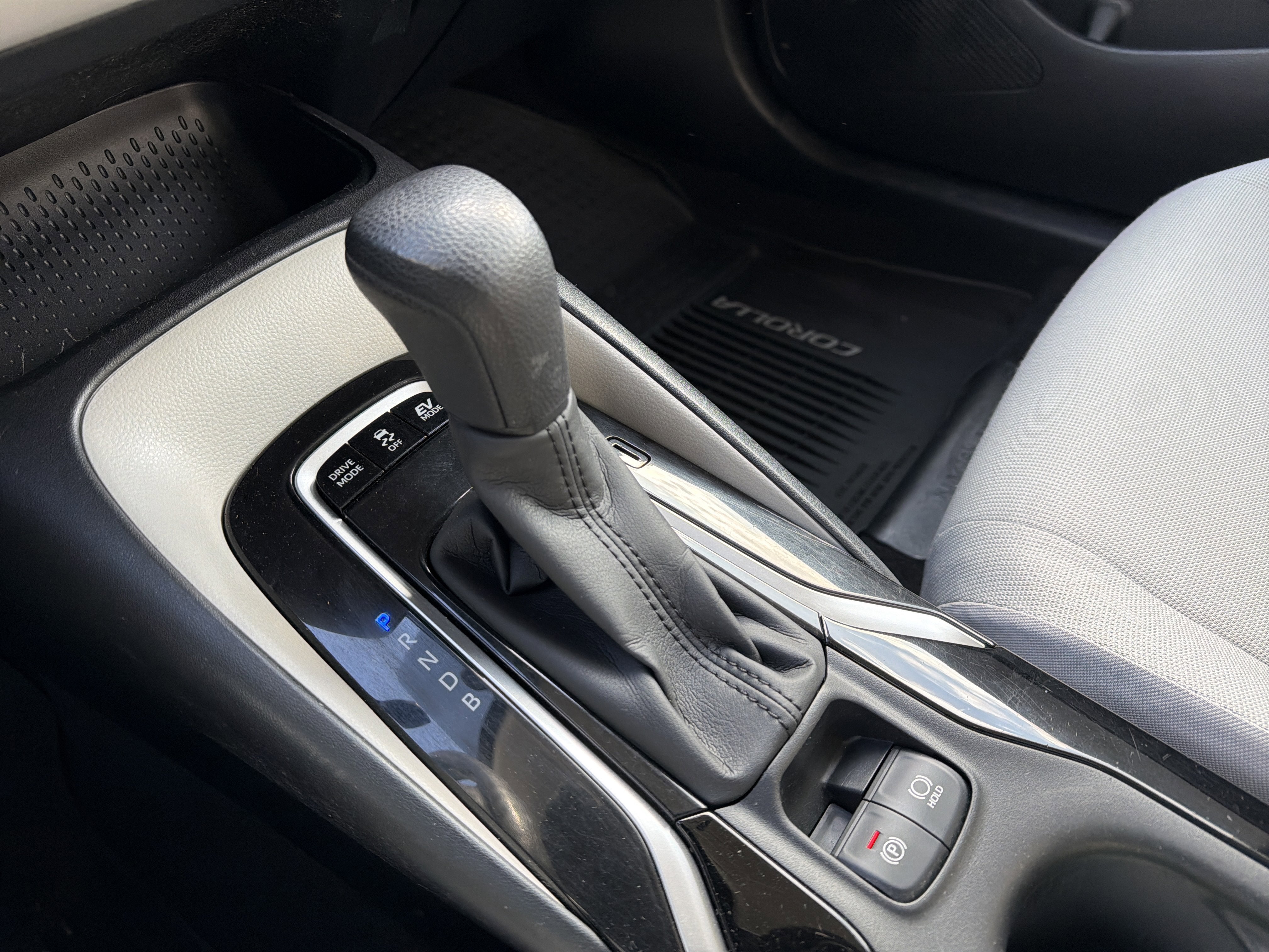 2020 Toyota Corolla Hybrid LE