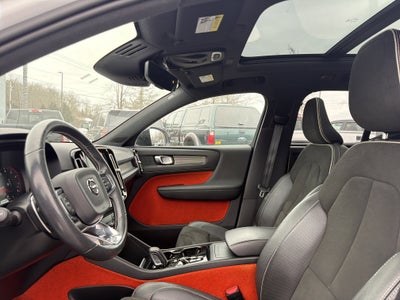 2019 Volvo XC40 T5 R-Design