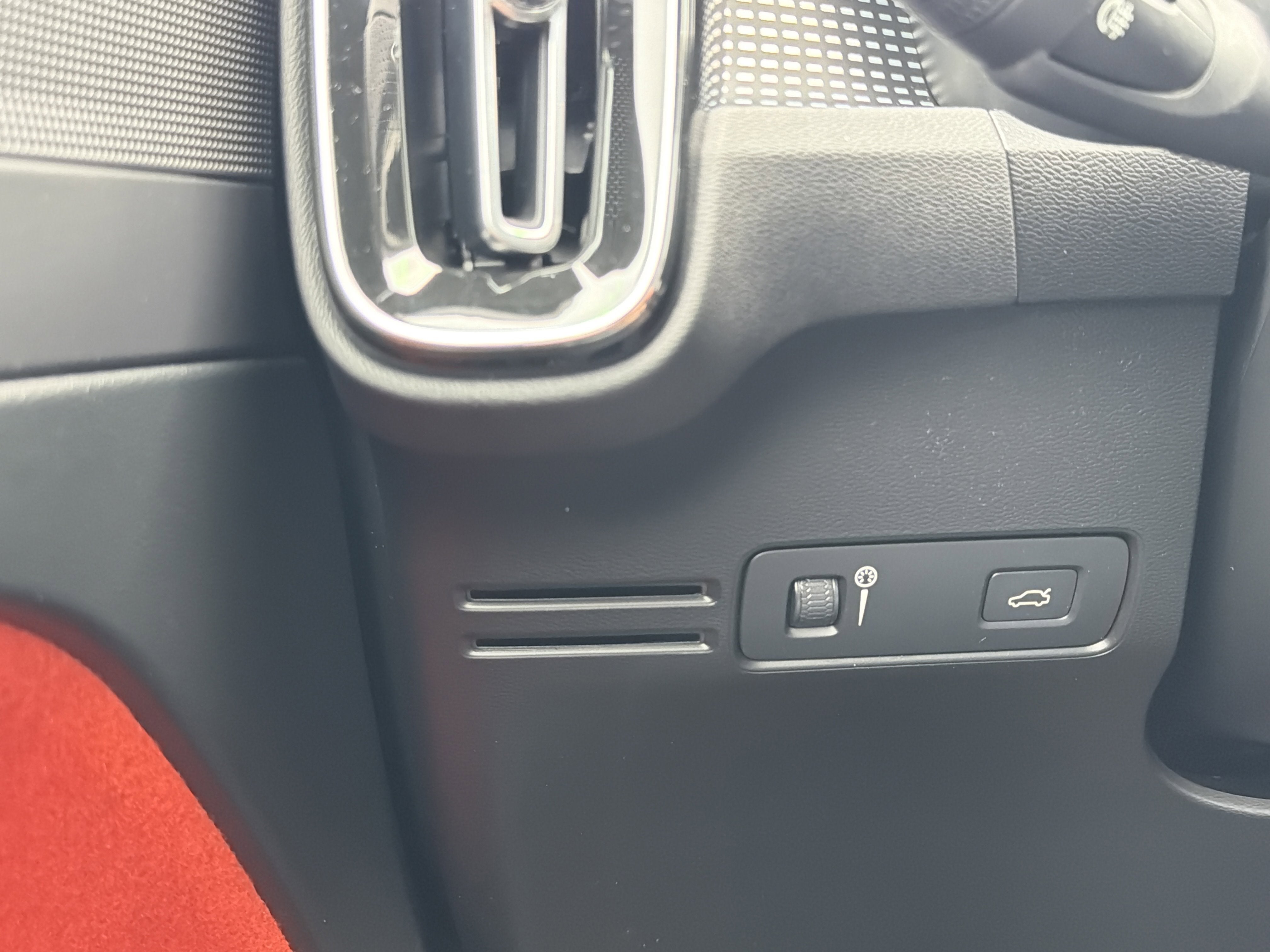 2019 Volvo XC40 T5 R-Design