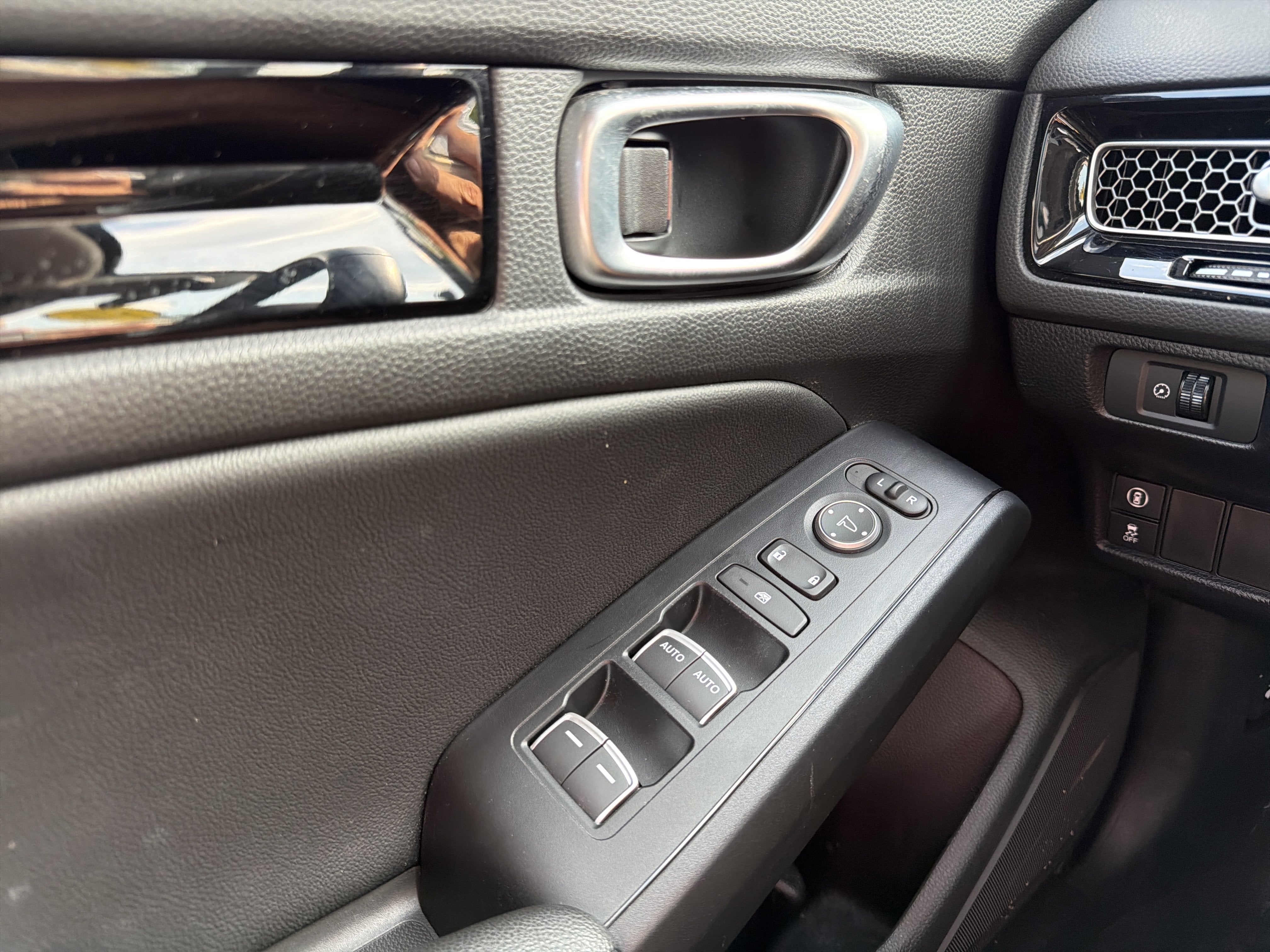 2024 Honda Civic Hatchback EX-L