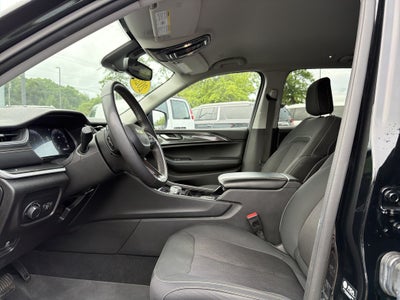 2023 Jeep Grand Cherokee Laredo 4x4
