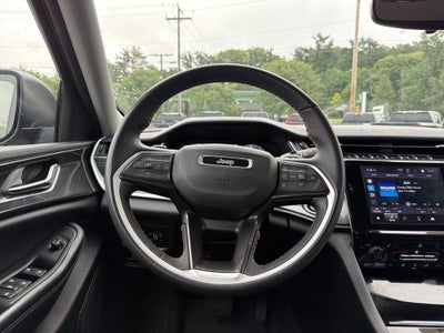 2023 Jeep Grand Cherokee Laredo 4x4