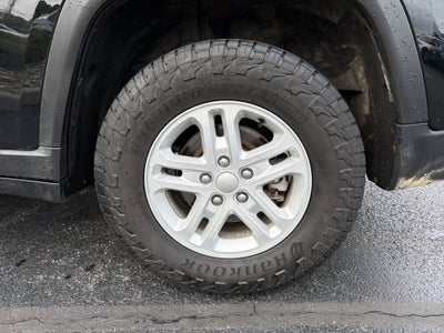 2023 Jeep Grand Cherokee Laredo 4x4