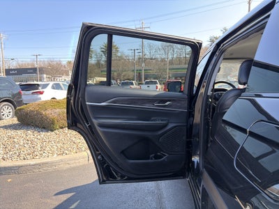 2023 Jeep Grand Cherokee L Limited 4x4