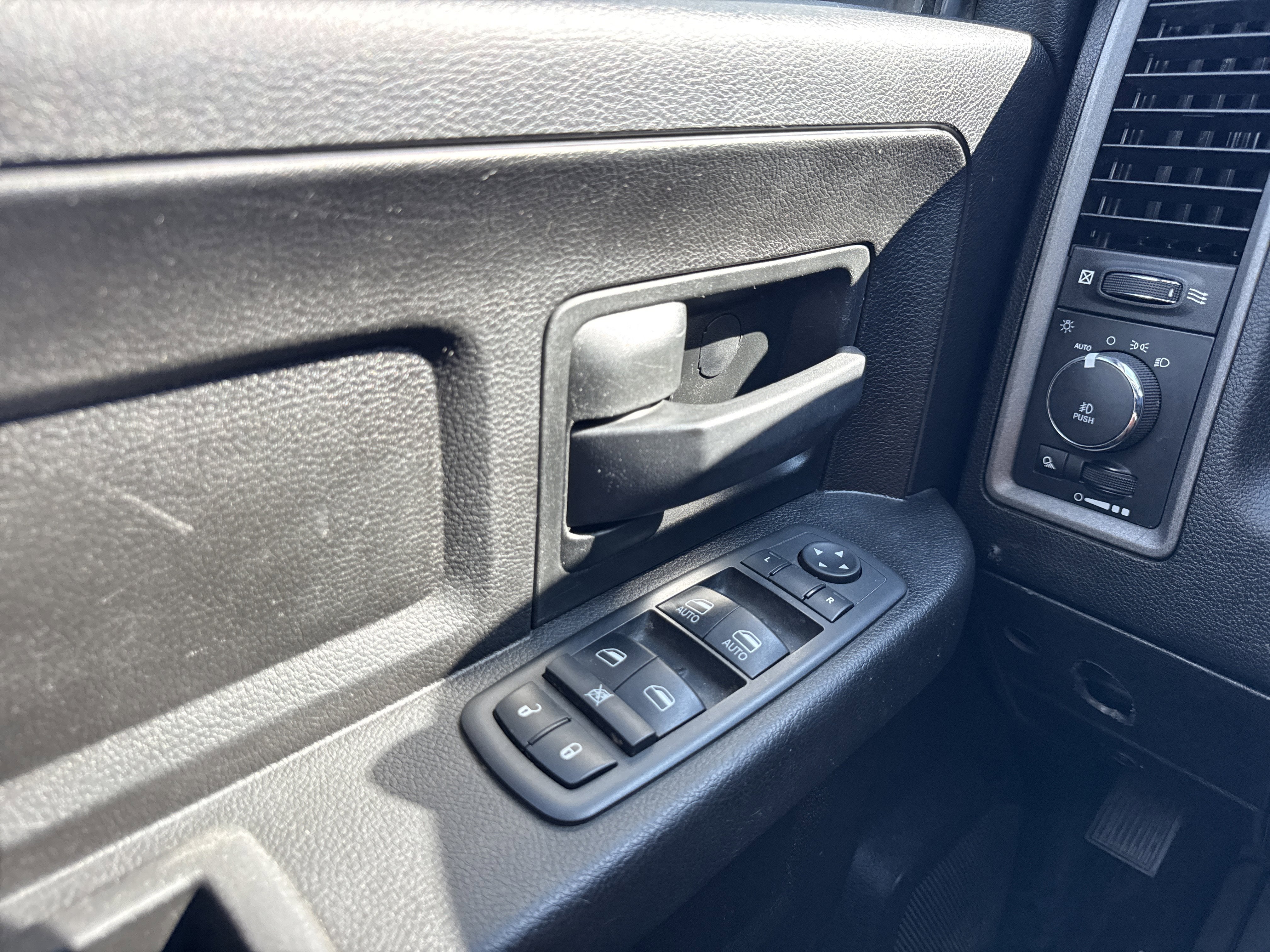 2019 RAM 1500 Classic Express Quad Cab 4x4 6'4" Box
