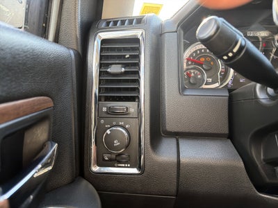 2017 RAM 1500 Laramie Crew Cab 4x4 5'7" Box