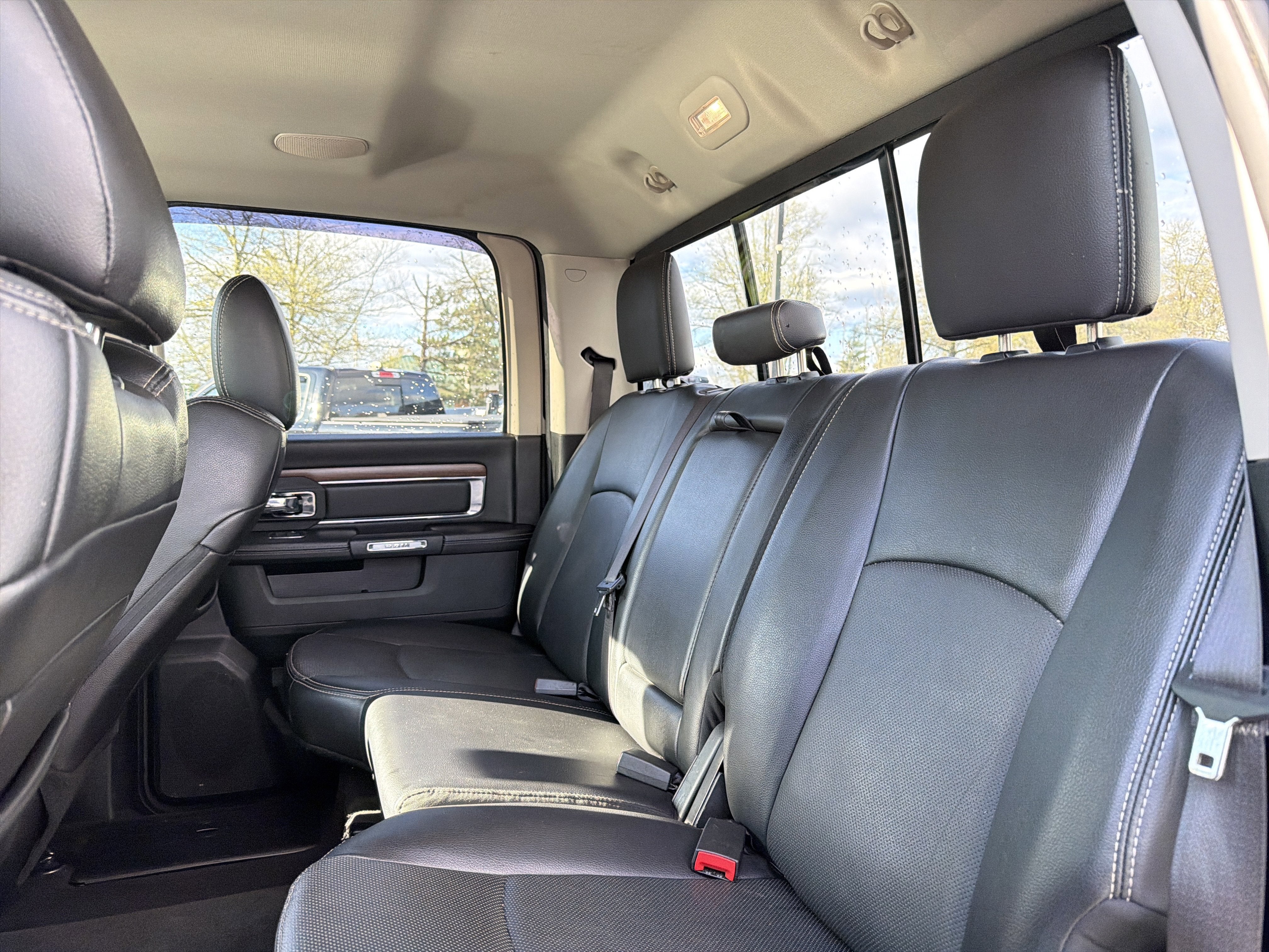 2017 RAM 1500 Laramie Crew Cab 4x4 5'7" Box