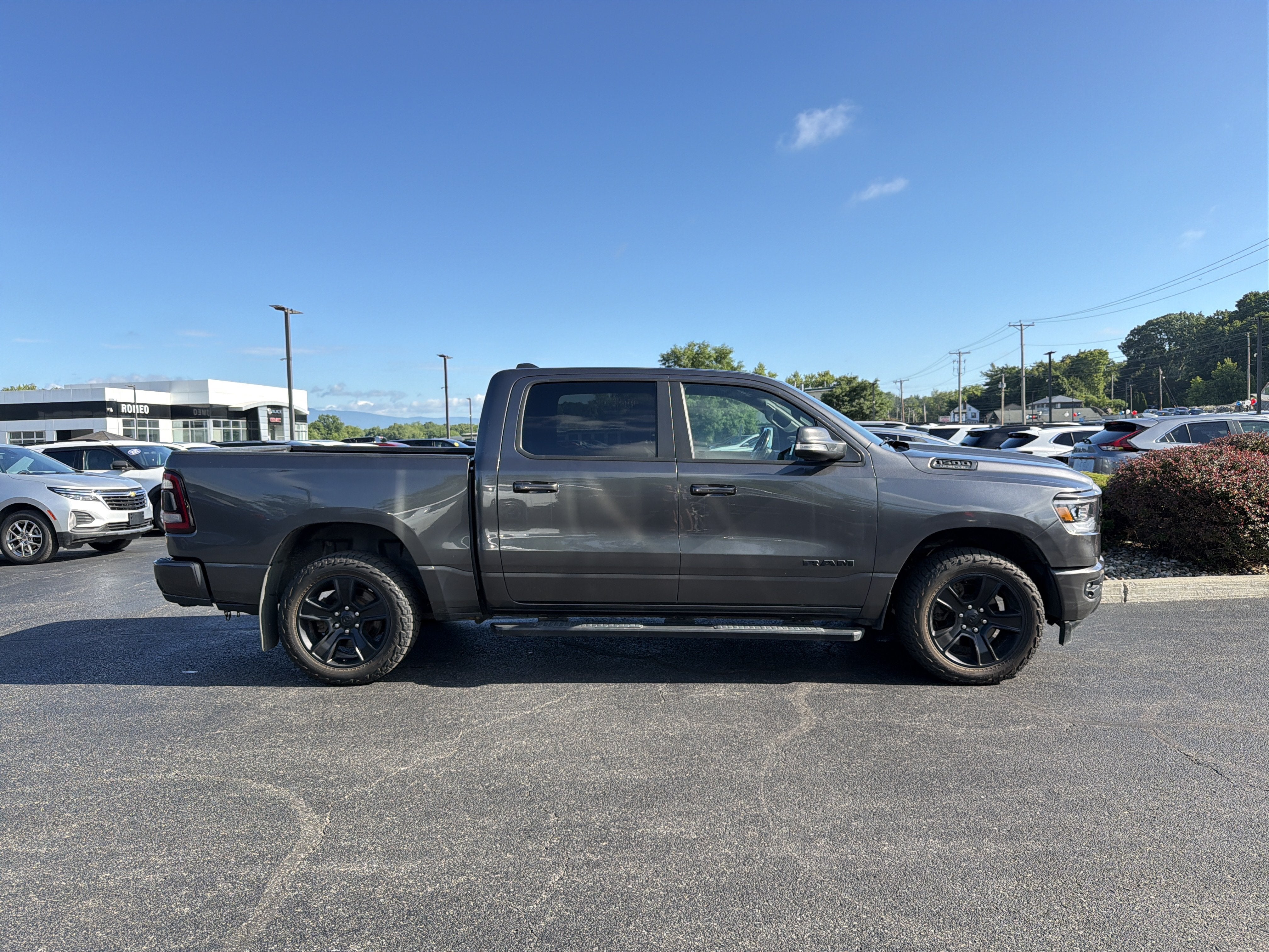 2020 RAM 1500 Big Horn Crew Cab 4x4 5'7" Box