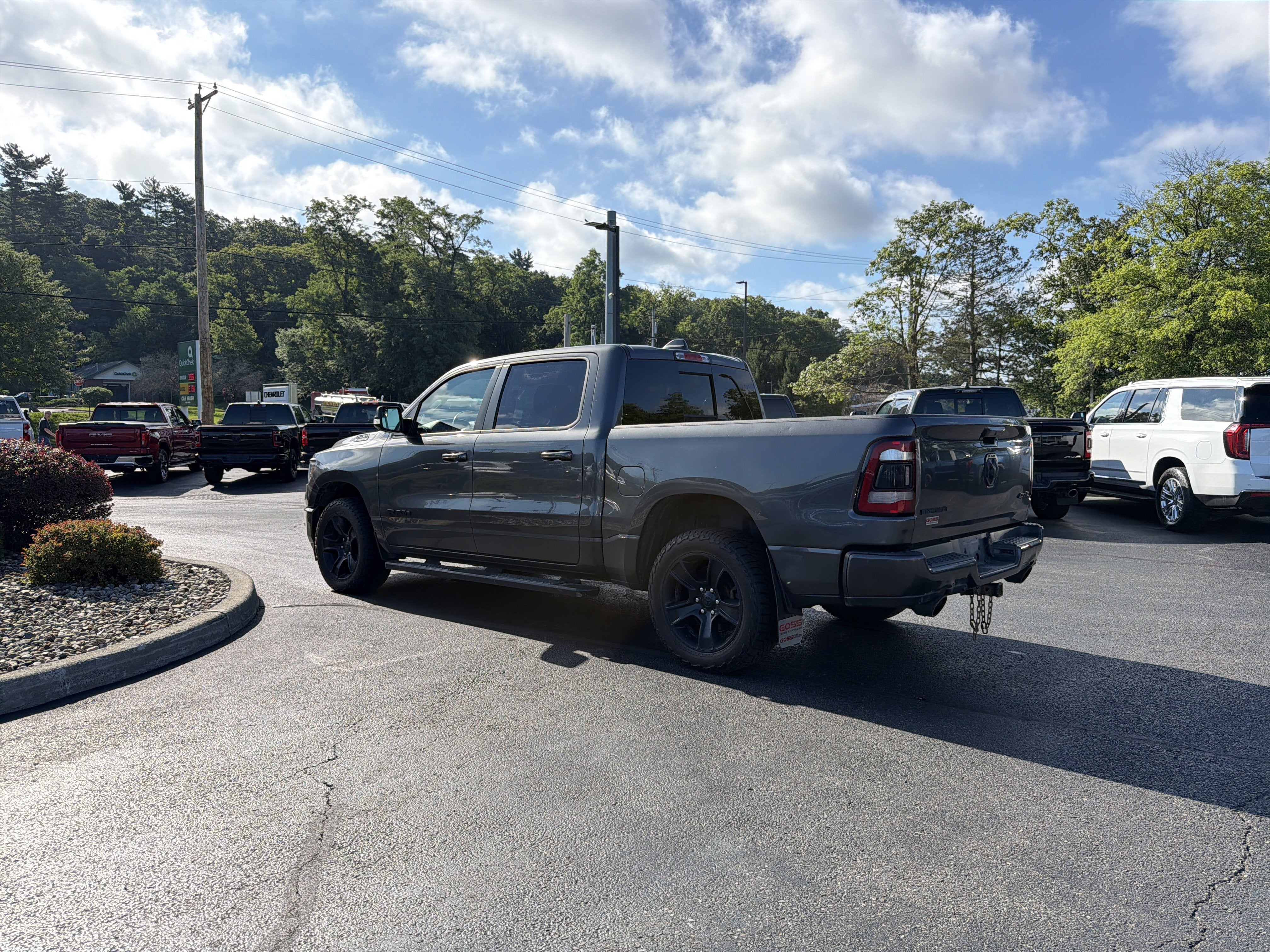 2020 RAM 1500 Big Horn Crew Cab 4x4 5'7" Box