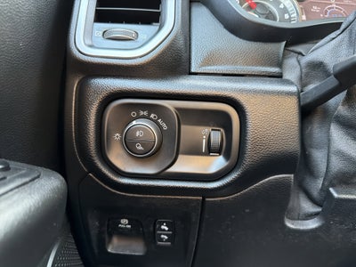 2021 RAM 1500 Big Horn Crew Cab 4x4 5'7" Box