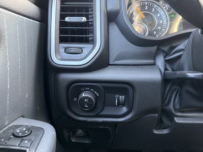 2022 RAM 1500 Big Horn Crew Cab 4x4 5'7" Box