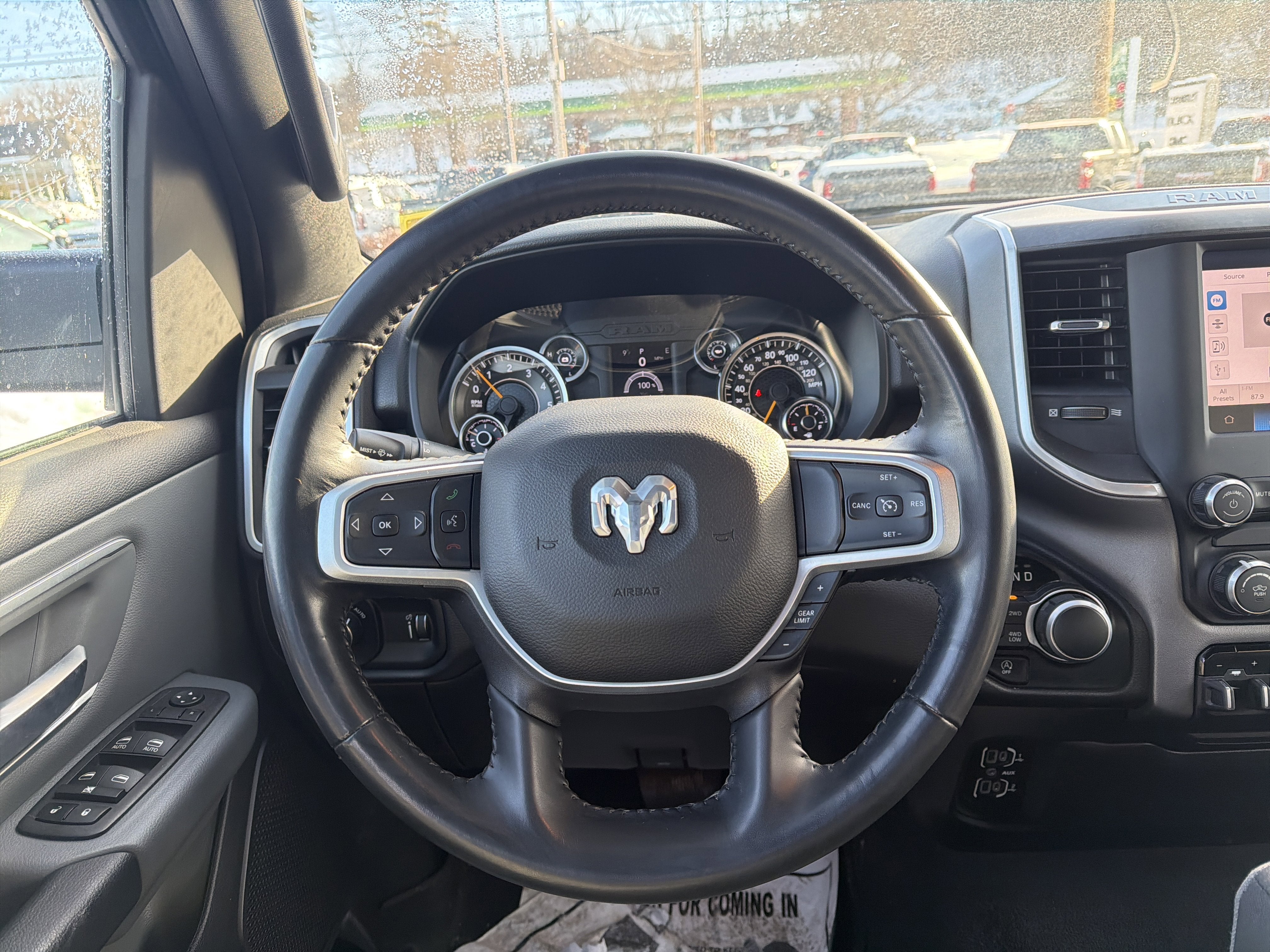 2022 RAM 1500 Big Horn Crew Cab 4x4 5'7" Box