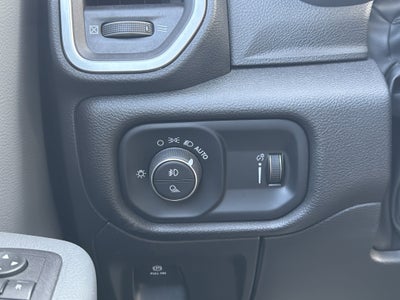 2022 RAM 1500 Big Horn Crew Cab 4x4 5'7" Box