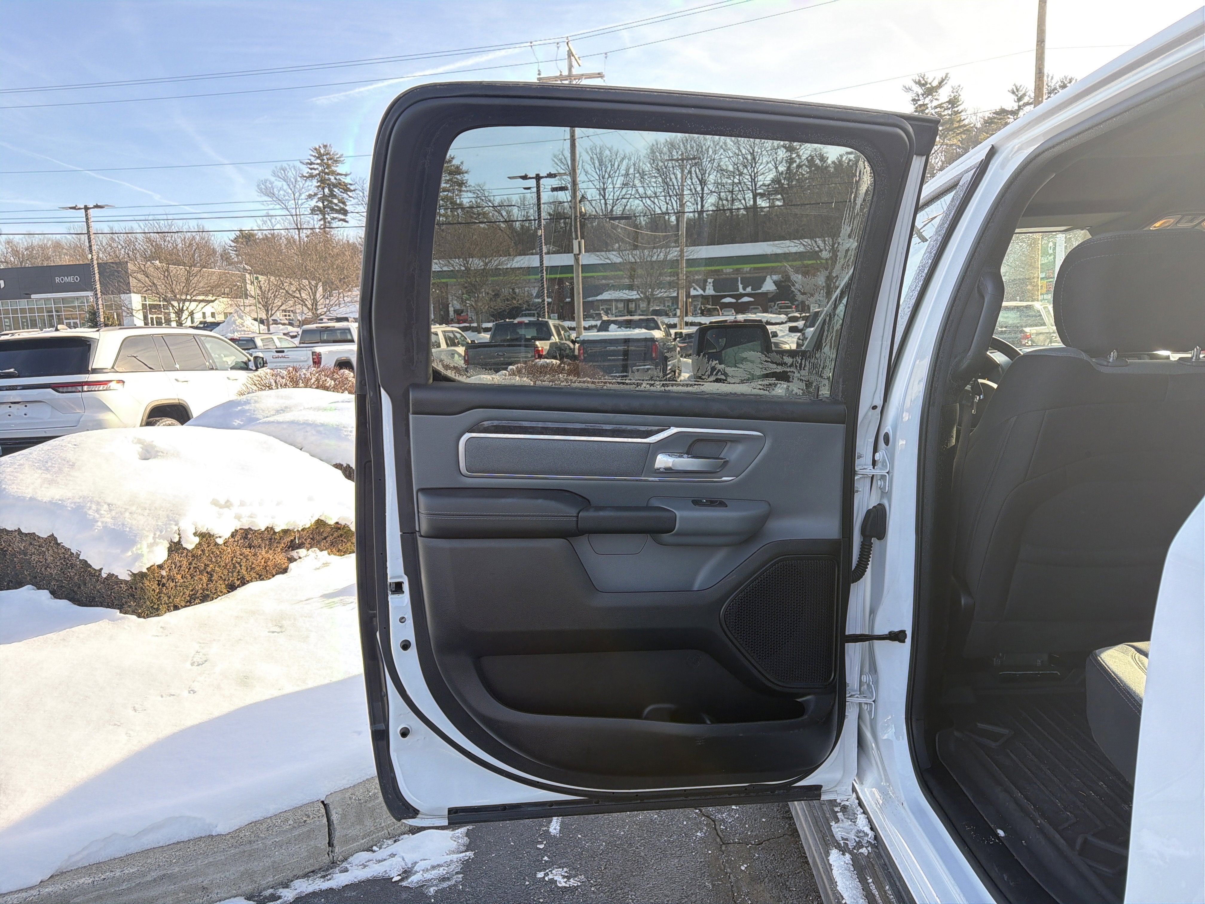 2022 RAM 1500 Big Horn Crew Cab 4x4 5'7" Box