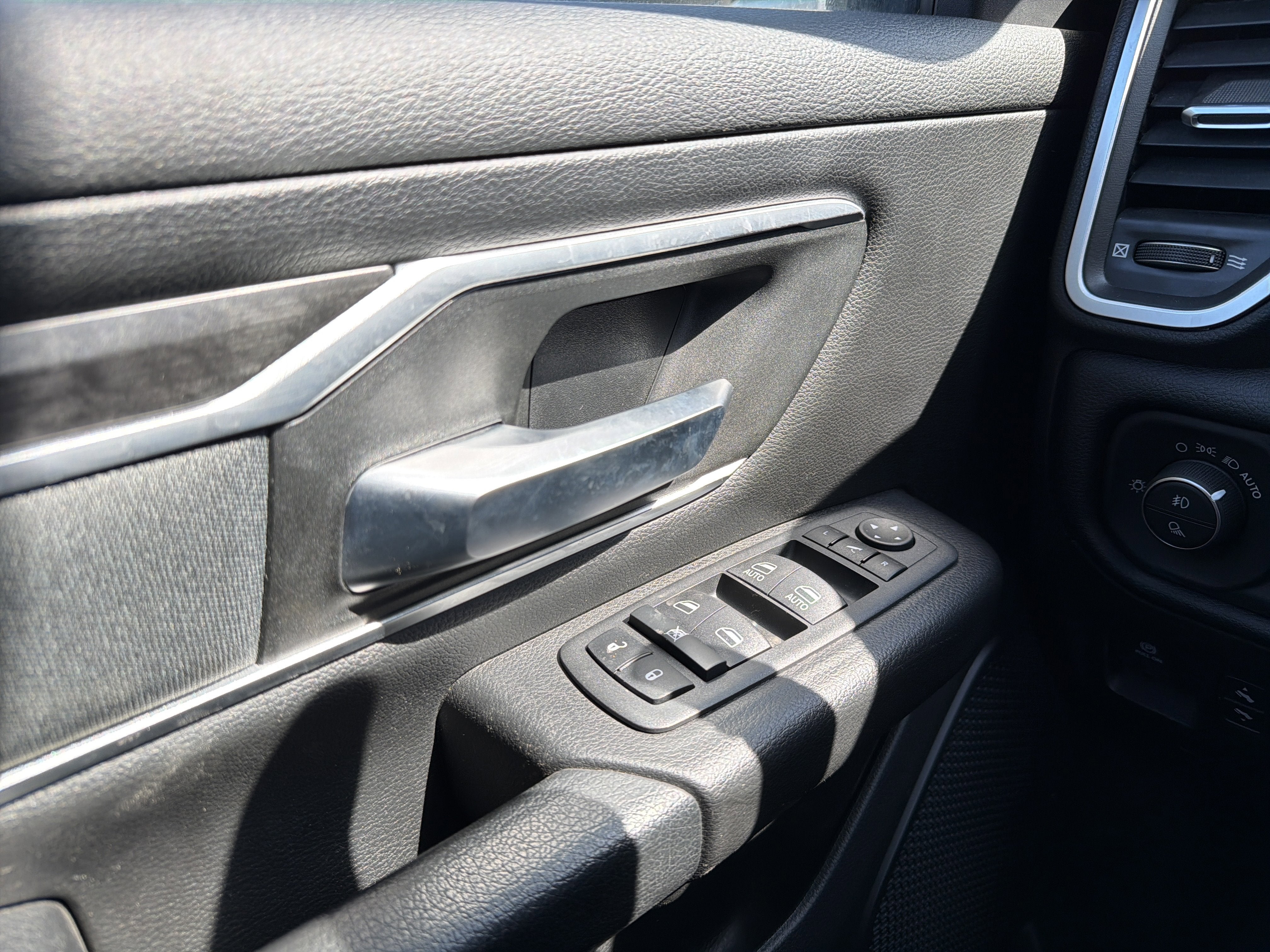 2022 RAM 1500 Big Horn Crew Cab 4x4 5'7" Box