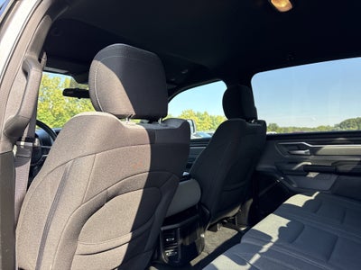 2022 RAM 1500 Big Horn Crew Cab 4x4 5'7" Box