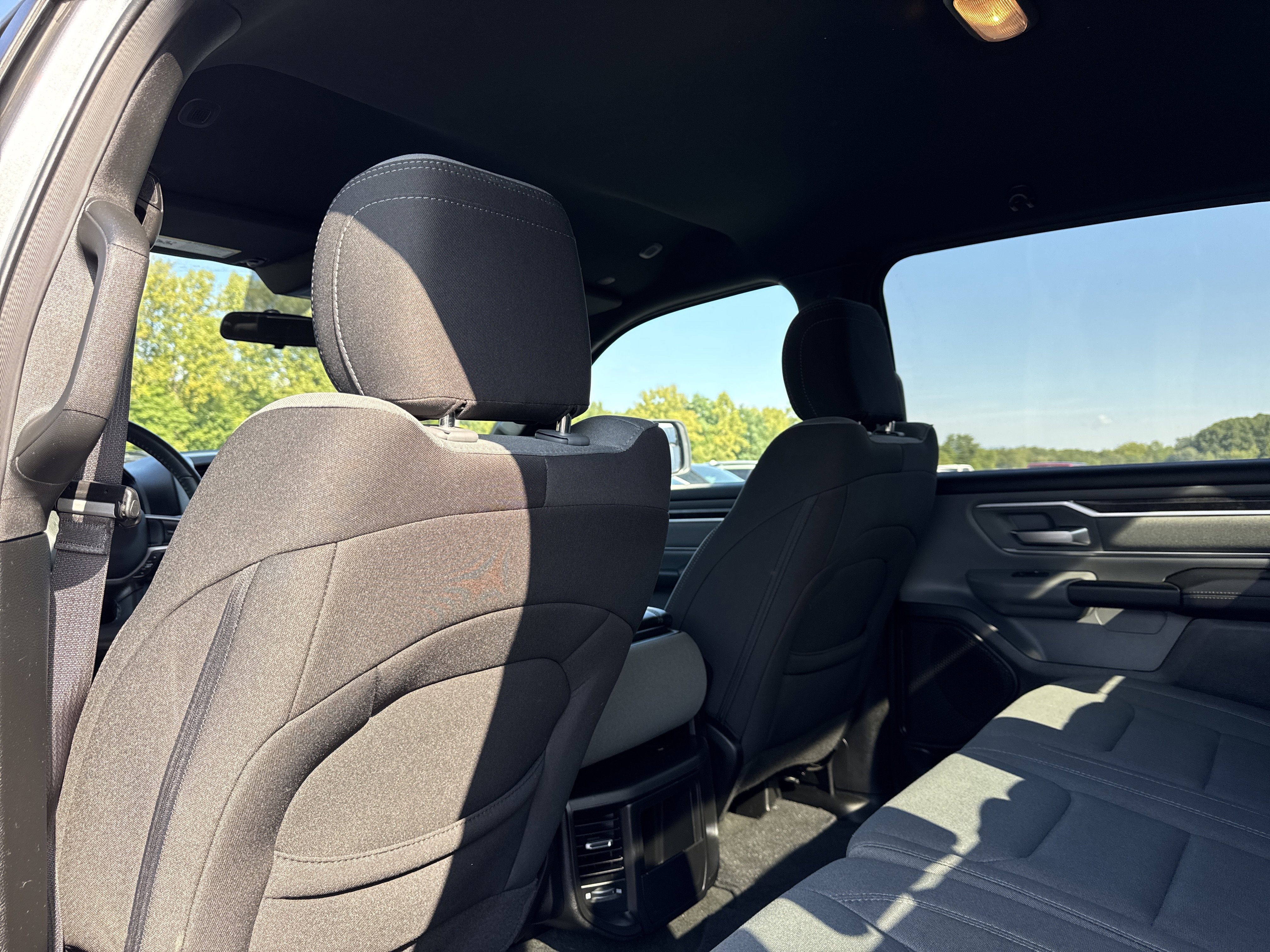 2022 RAM 1500 Big Horn Crew Cab 4x4 5'7" Box