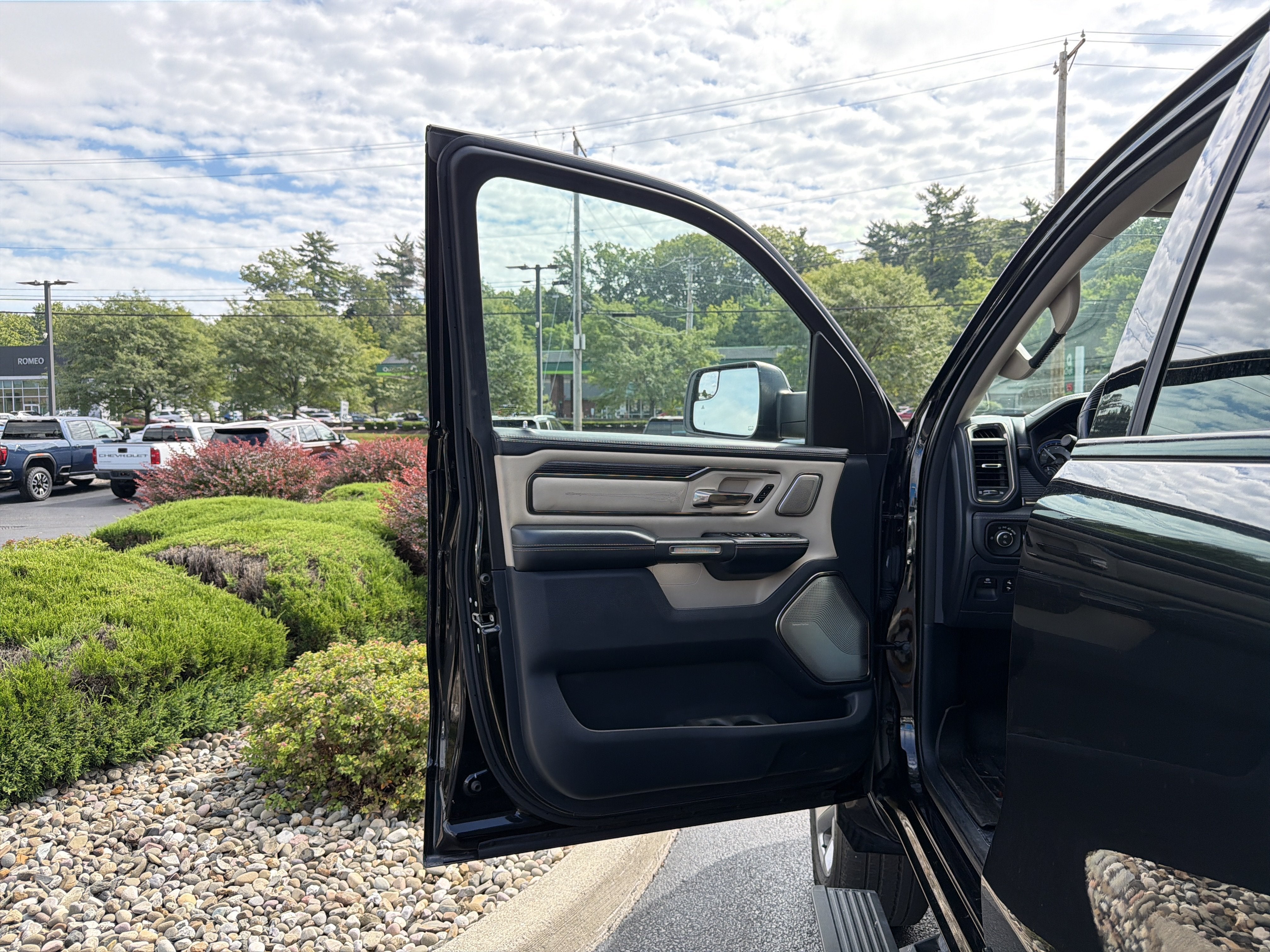 2019 RAM 1500 Limited Crew Cab 4x4 5'7" Box