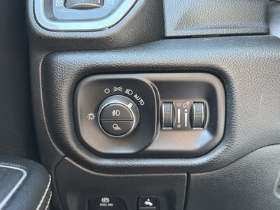 2023 RAM 1500 Laramie Crew Cab 4x4 5'7" Box