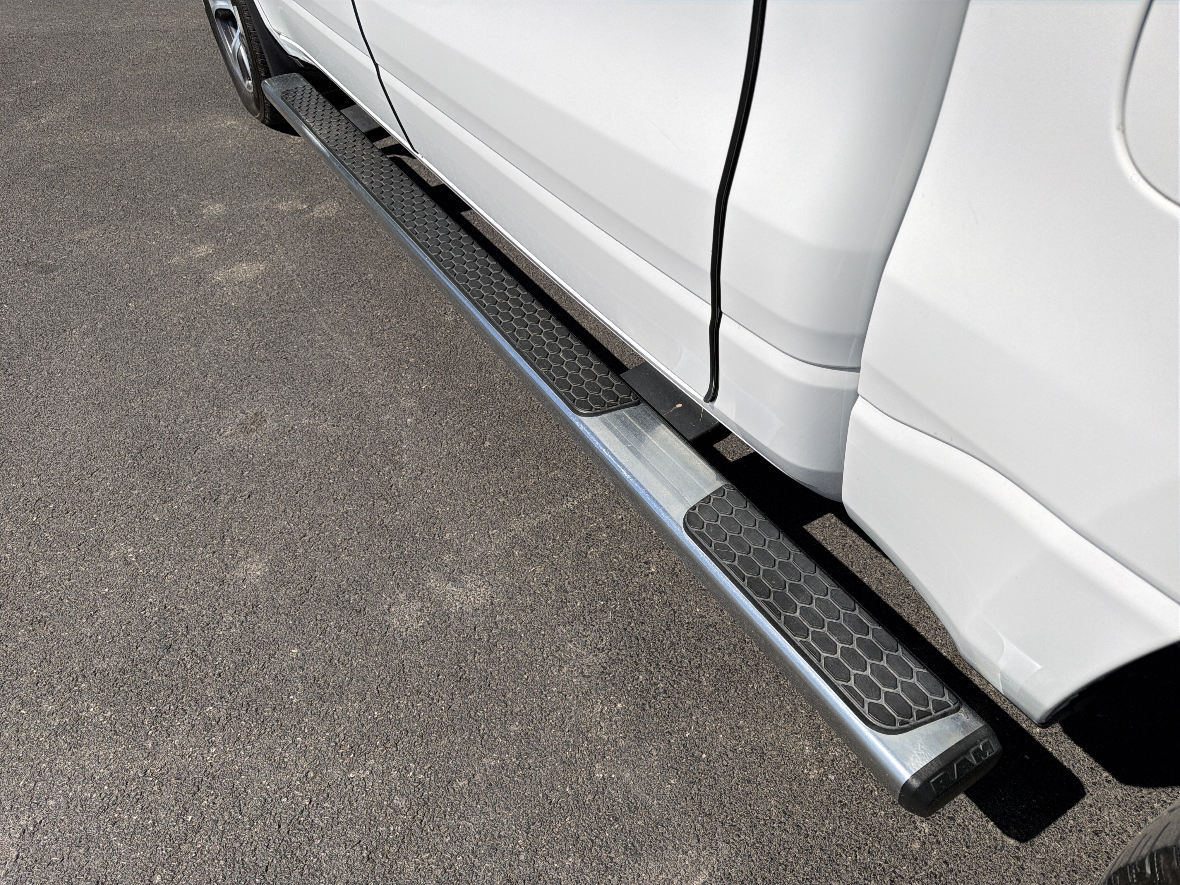 2023 RAM 1500 Laramie Crew Cab 4x4 5'7" Box