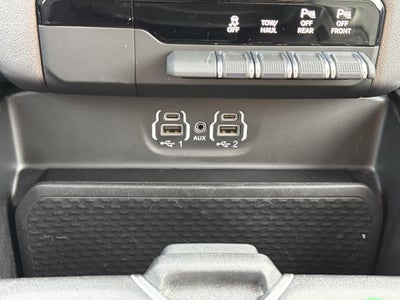 2021 RAM 1500 Laramie Crew Cab 4x4 6'4" Box