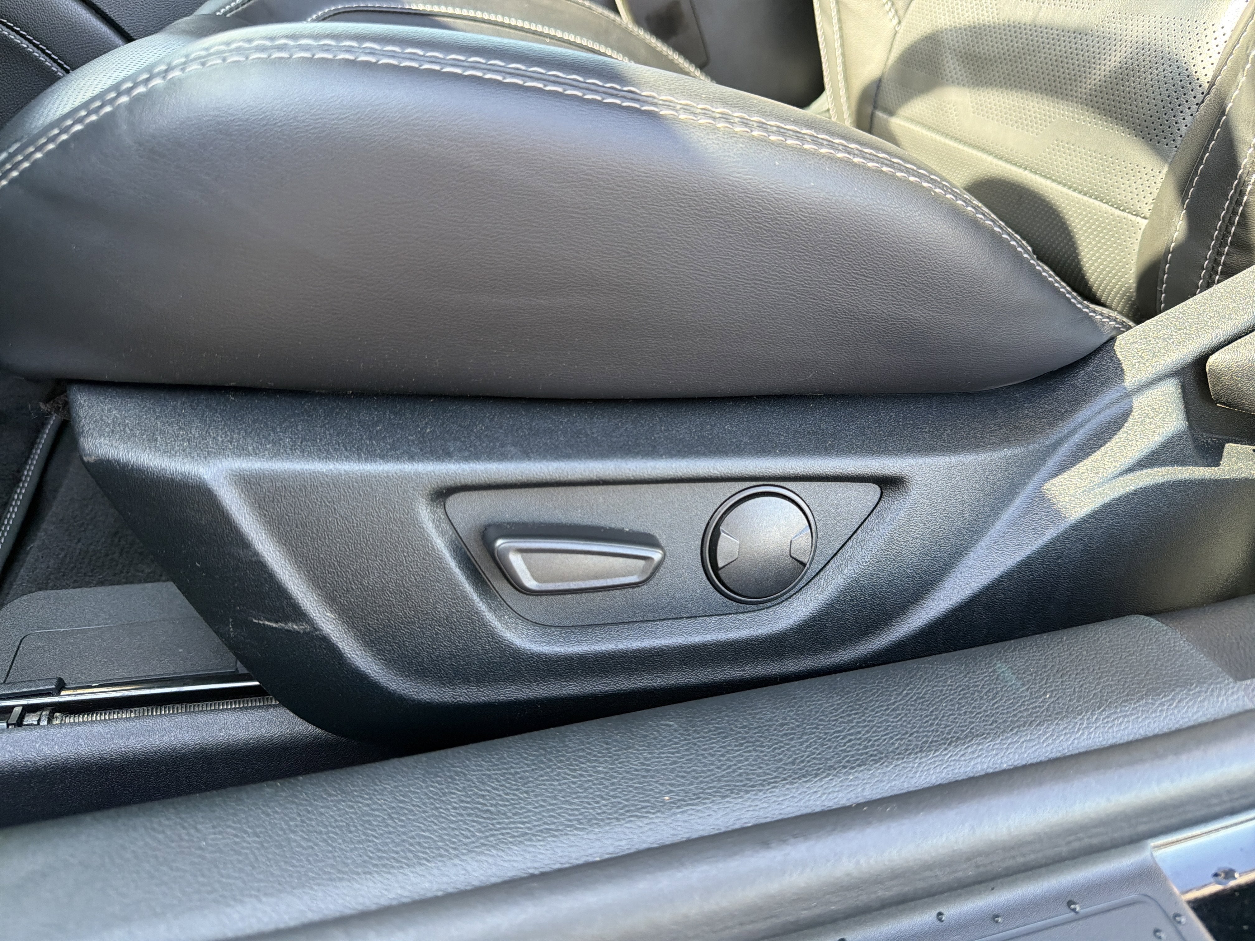 2023 Ford Mustang EcoBoost Premium Fastback
