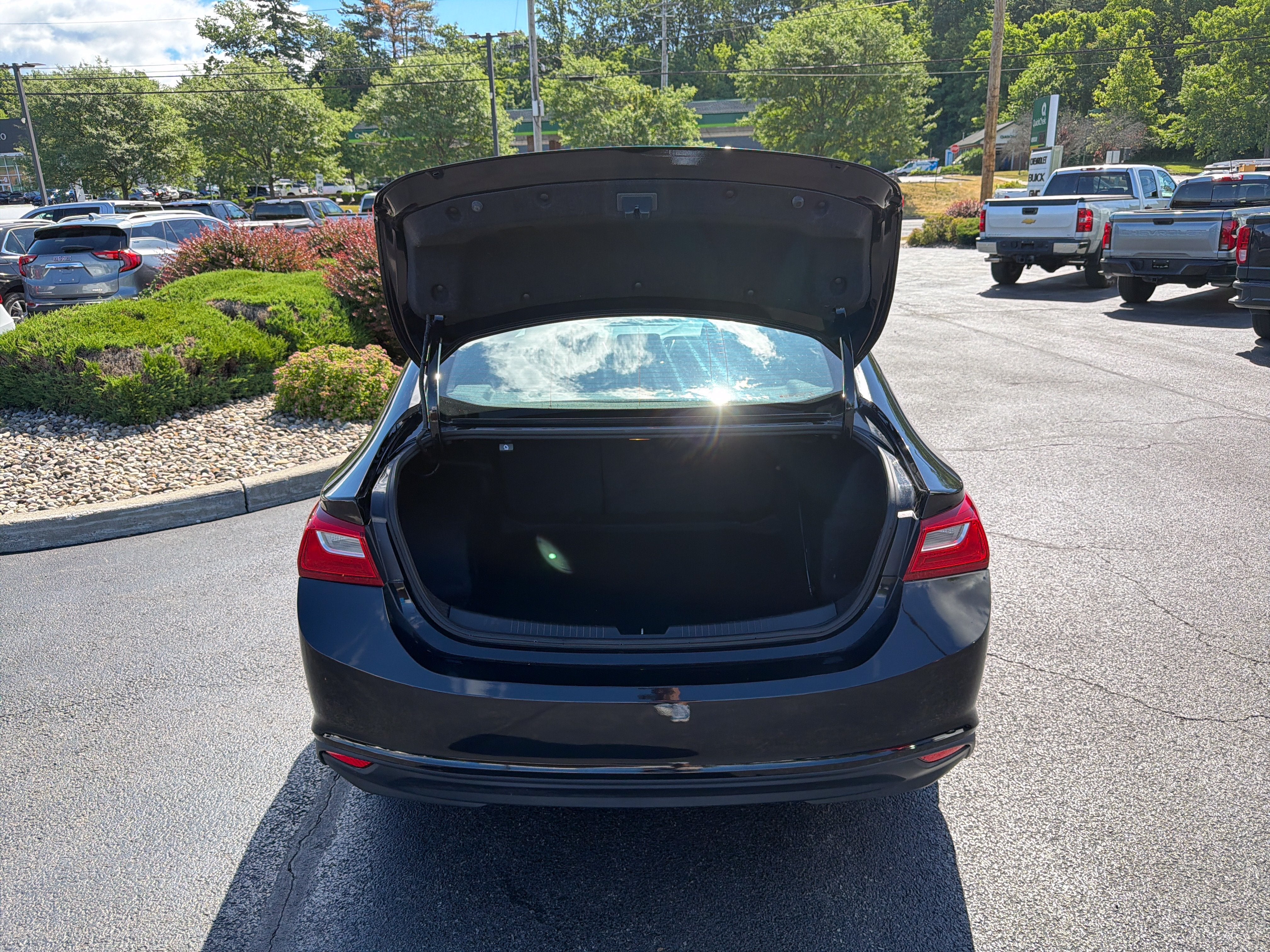 2022 Chevrolet Malibu LS