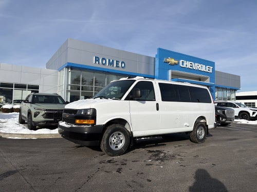 2025 Chevrolet Express Passenger 1LS