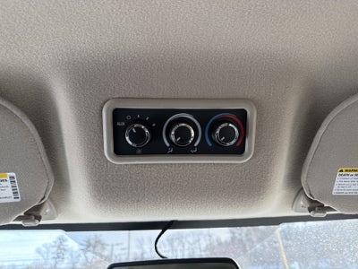 2025 Chevrolet Express Passenger 1LS