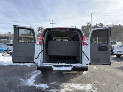 2025 Chevrolet Express Passenger 1LS