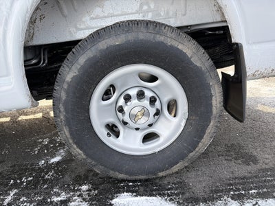 2025 Chevrolet Express Passenger 1LS