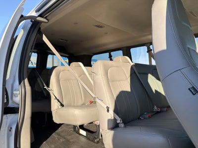 2025 Chevrolet Express Passenger 1LS