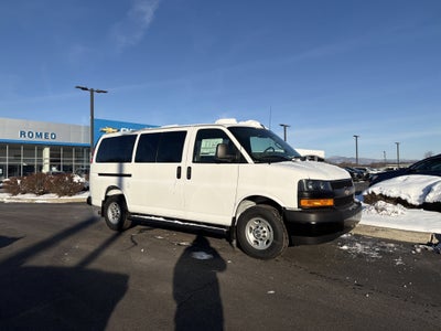 2025 Chevrolet Express Passenger 1LS