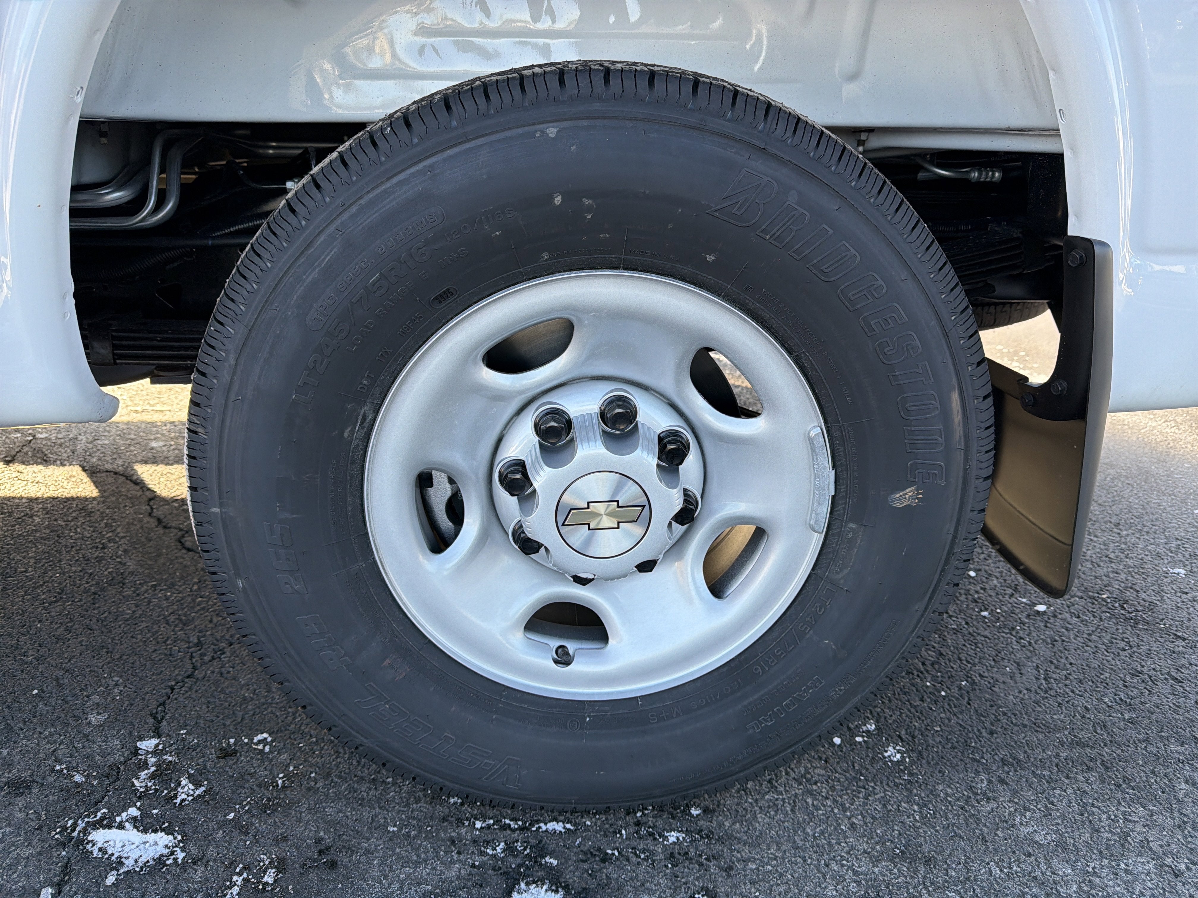 2025 Chevrolet Express Passenger 1LS