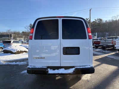 2025 Chevrolet Express Passenger 1LS