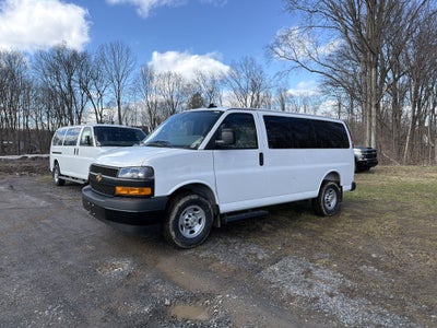 2025 Chevrolet Express Passenger 1LS