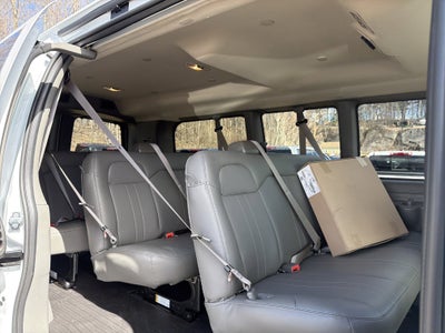 2025 Chevrolet Express Passenger 1LS