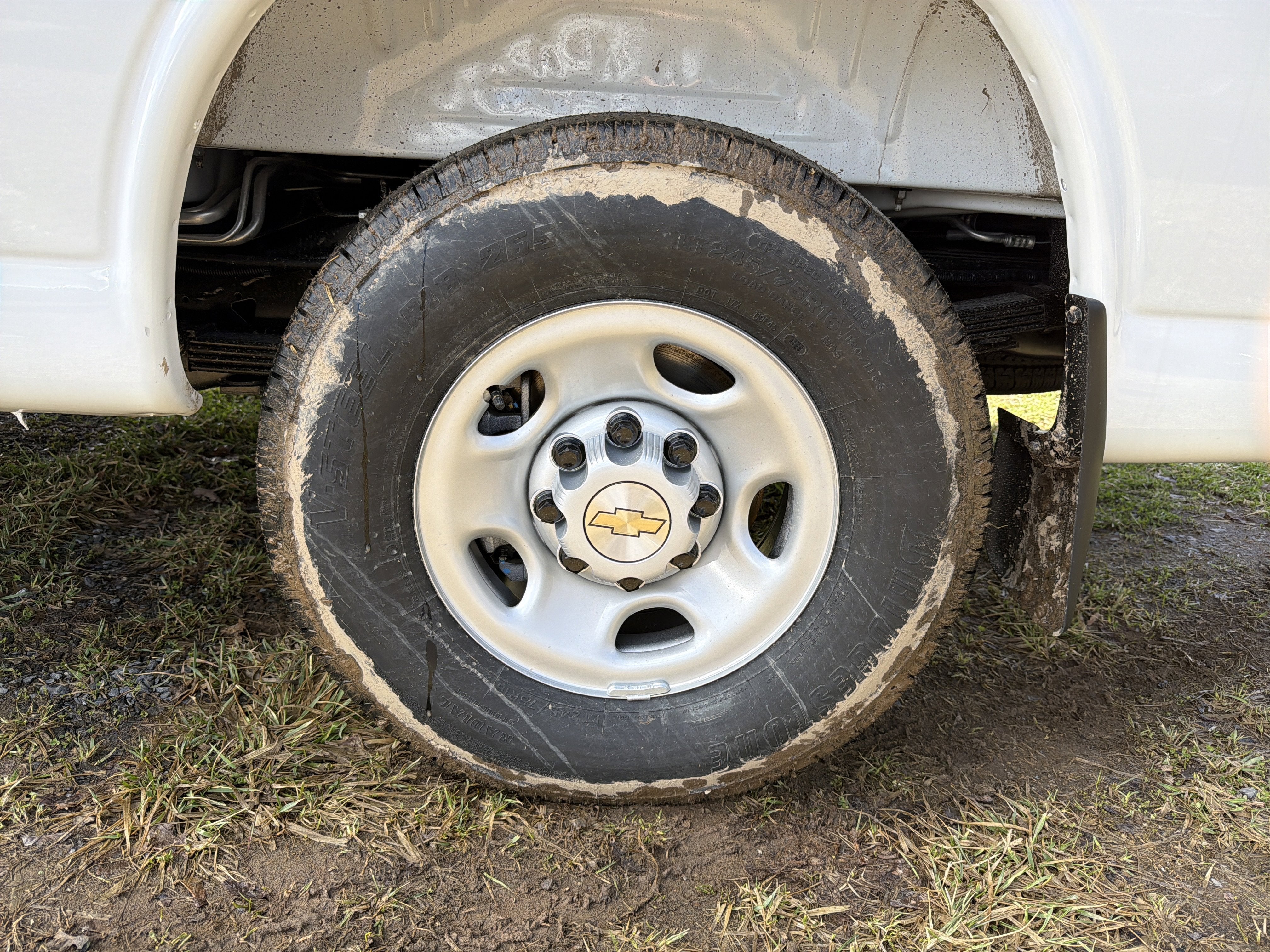 2025 Chevrolet Express Passenger 1LS