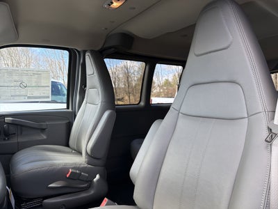 2025 Chevrolet Express Passenger 1LS