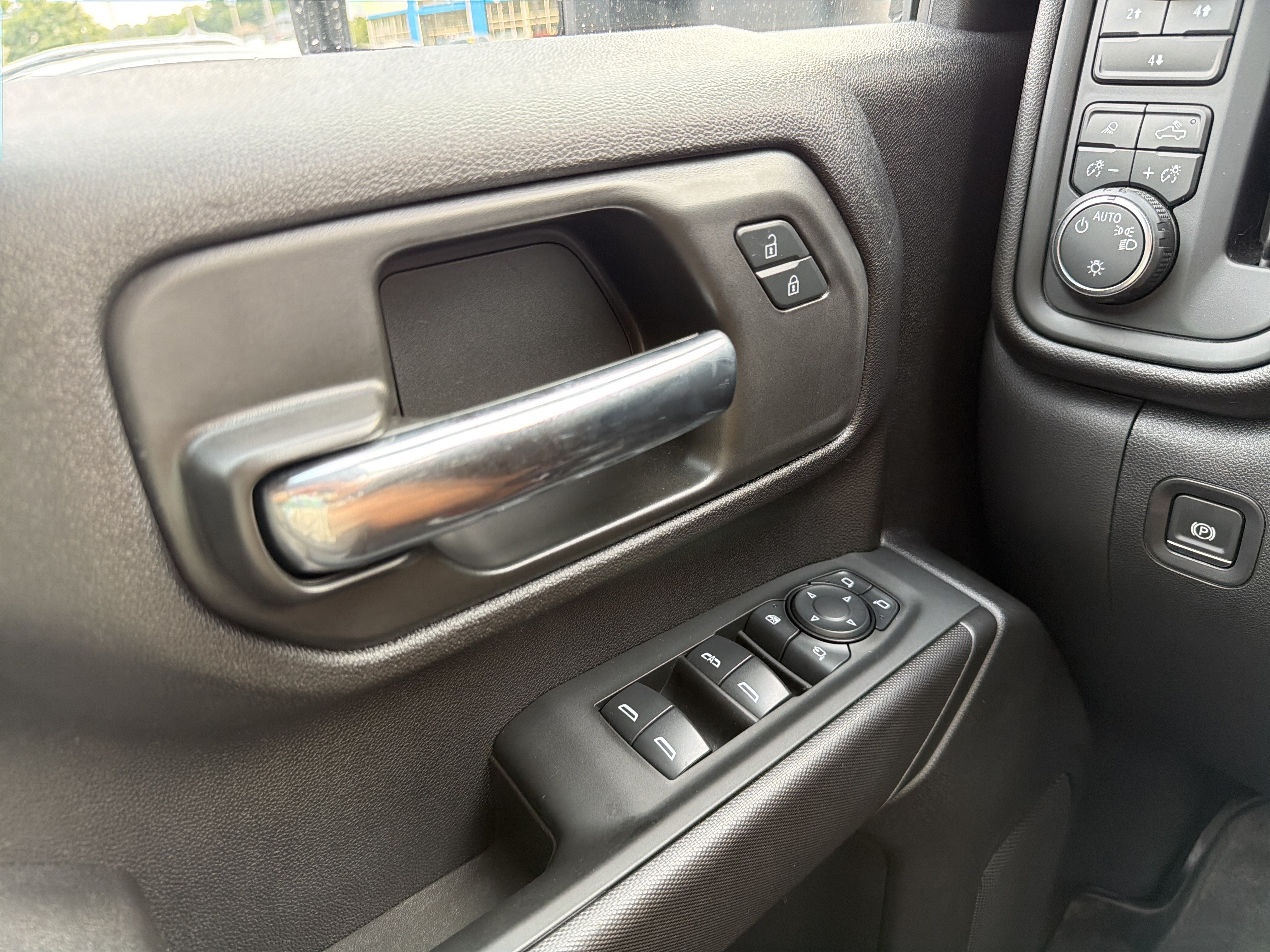 2025 Chevrolet Silverado 2500HD Custom - Photo 23