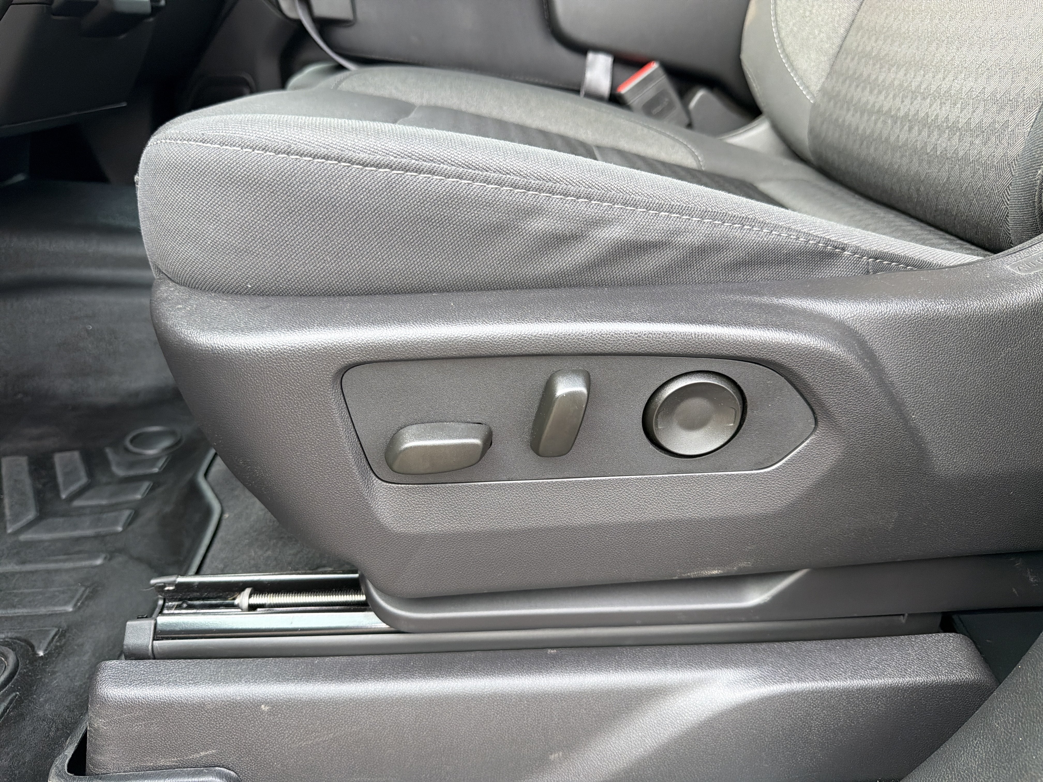 2025 Chevrolet Silverado 2500HD Custom - Photo 24