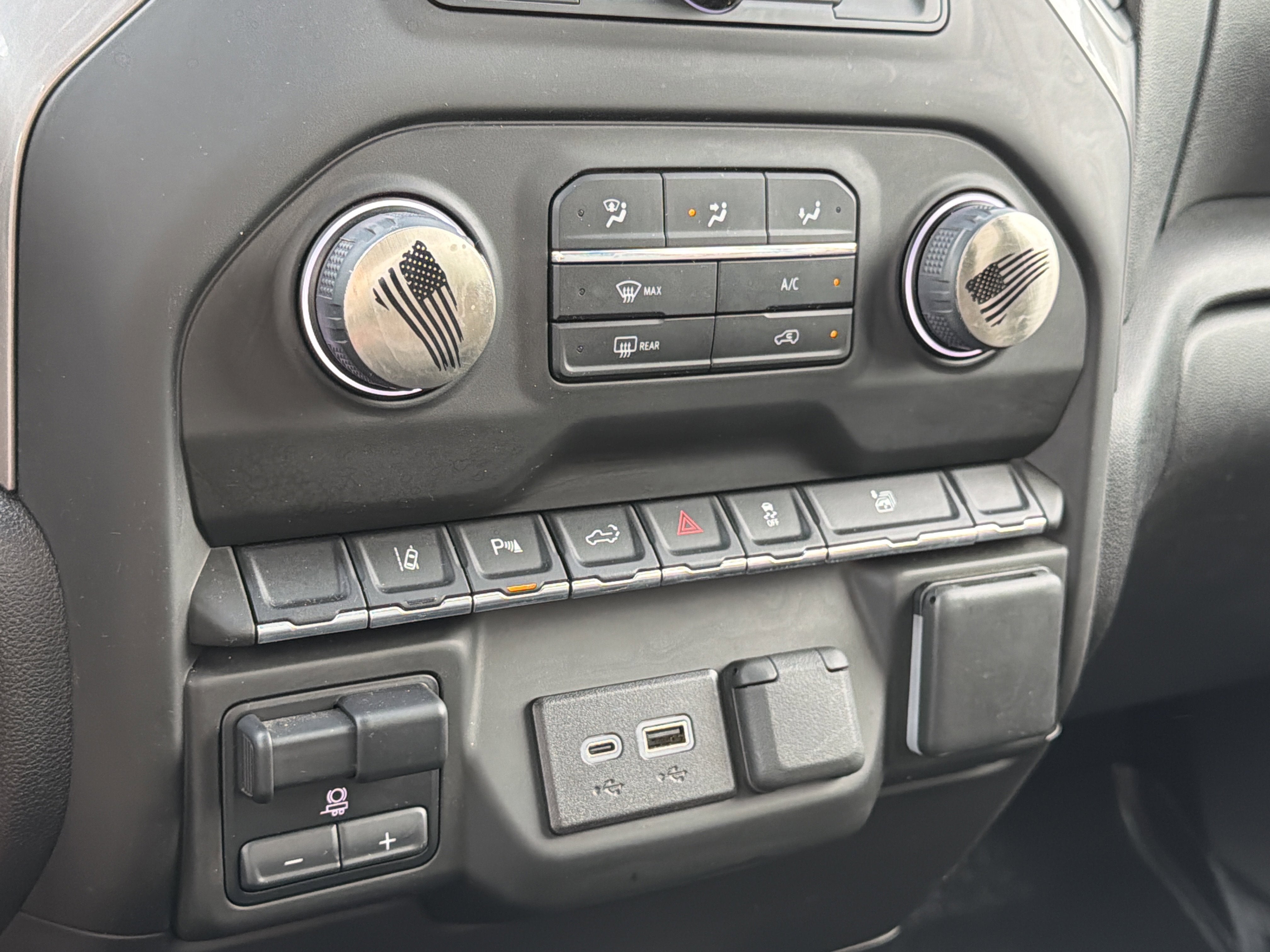2024 Chevrolet Silverado 2500 HD Custom