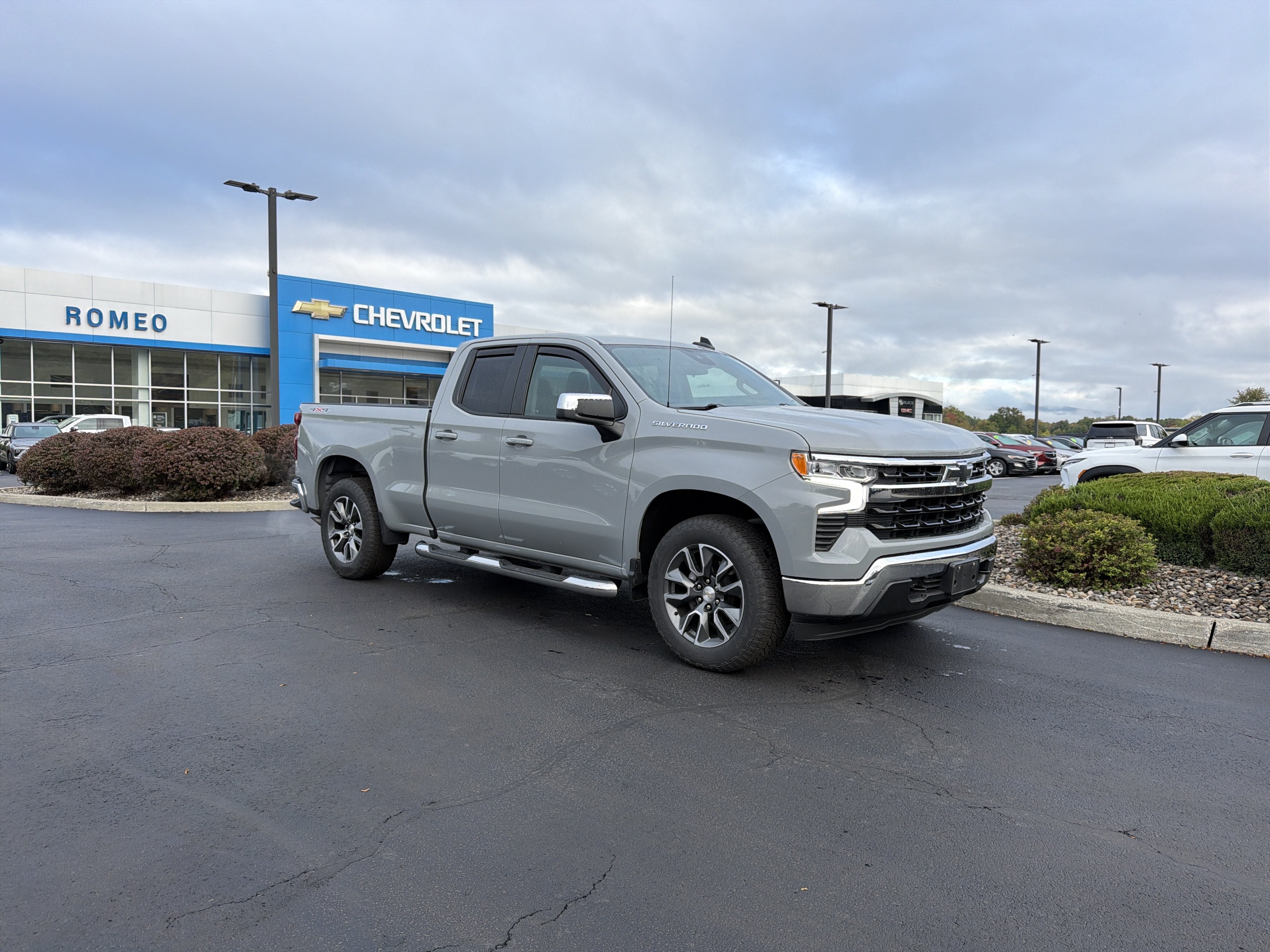 2024 Chevrolet Silverado 1500 LT (2FL)