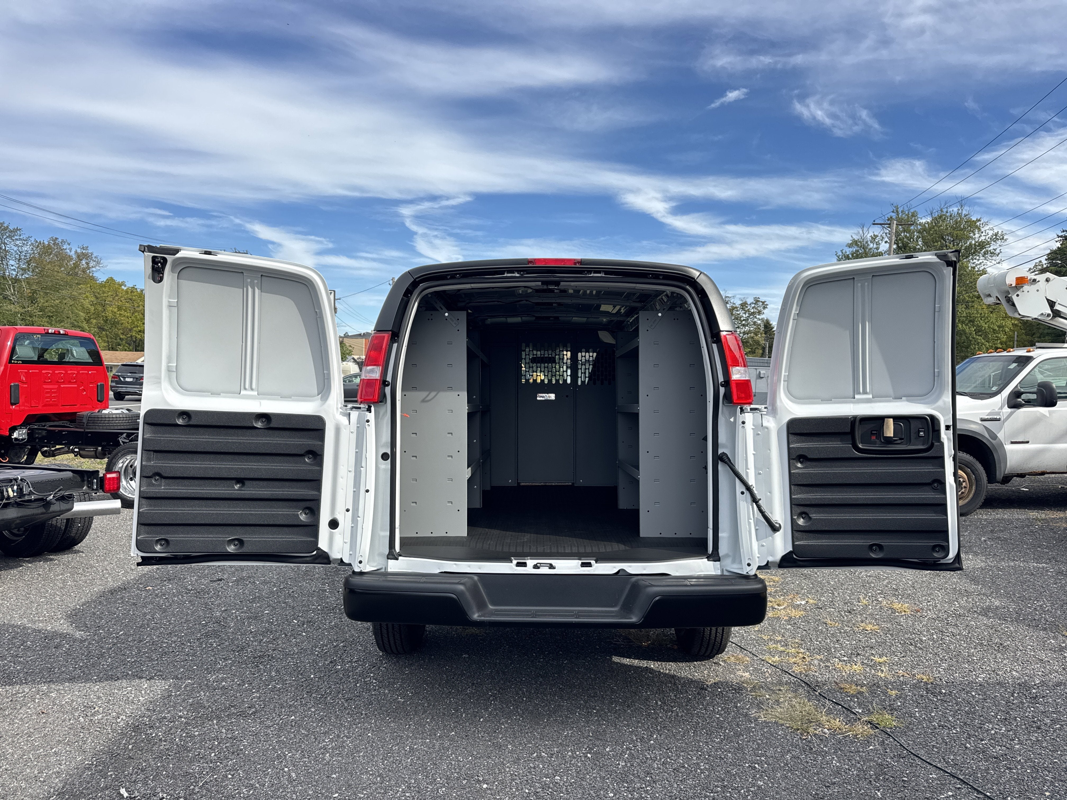 2025 Chevrolet Express Cargo WT