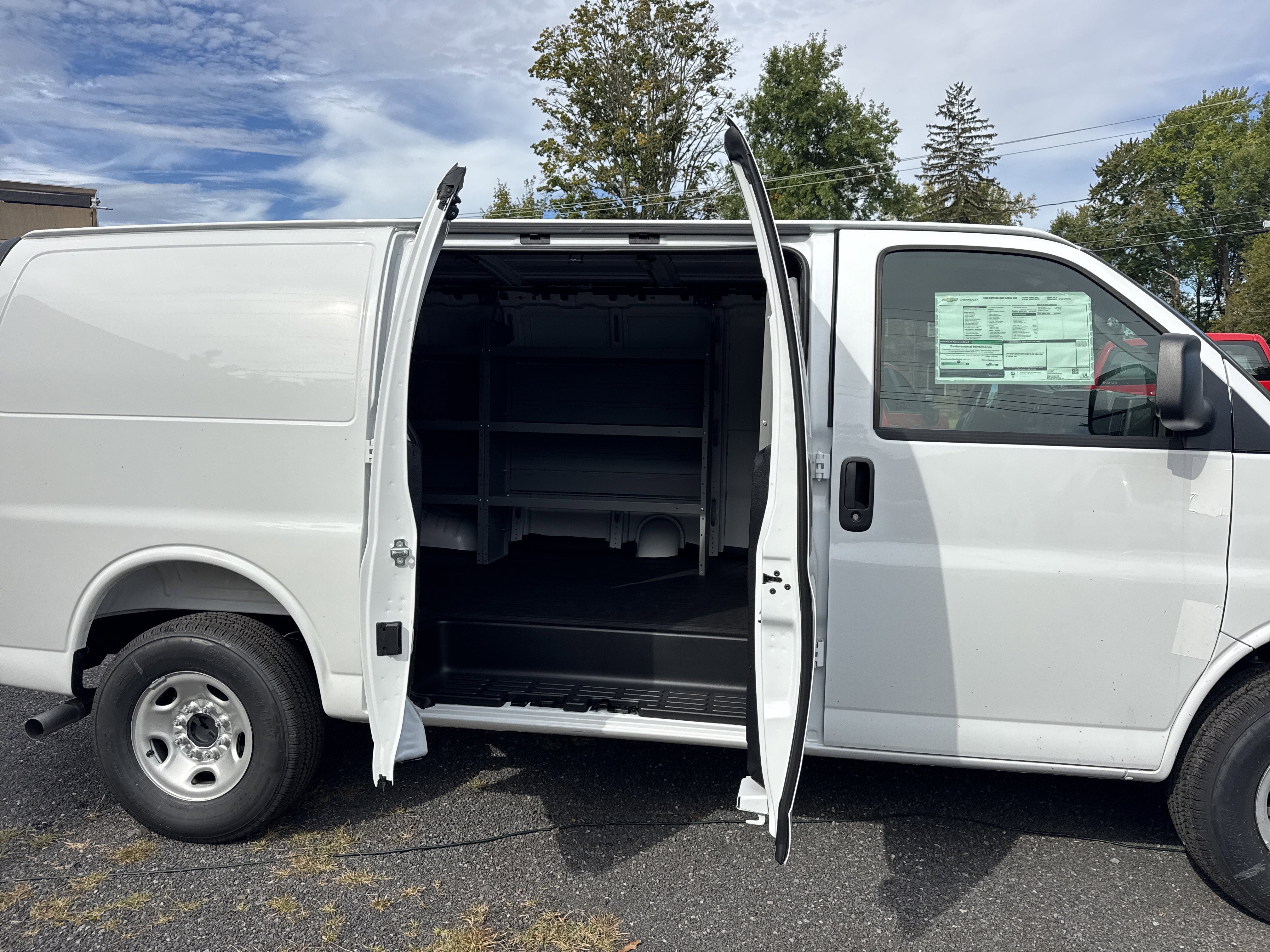 2025 Chevrolet Express Cargo WT