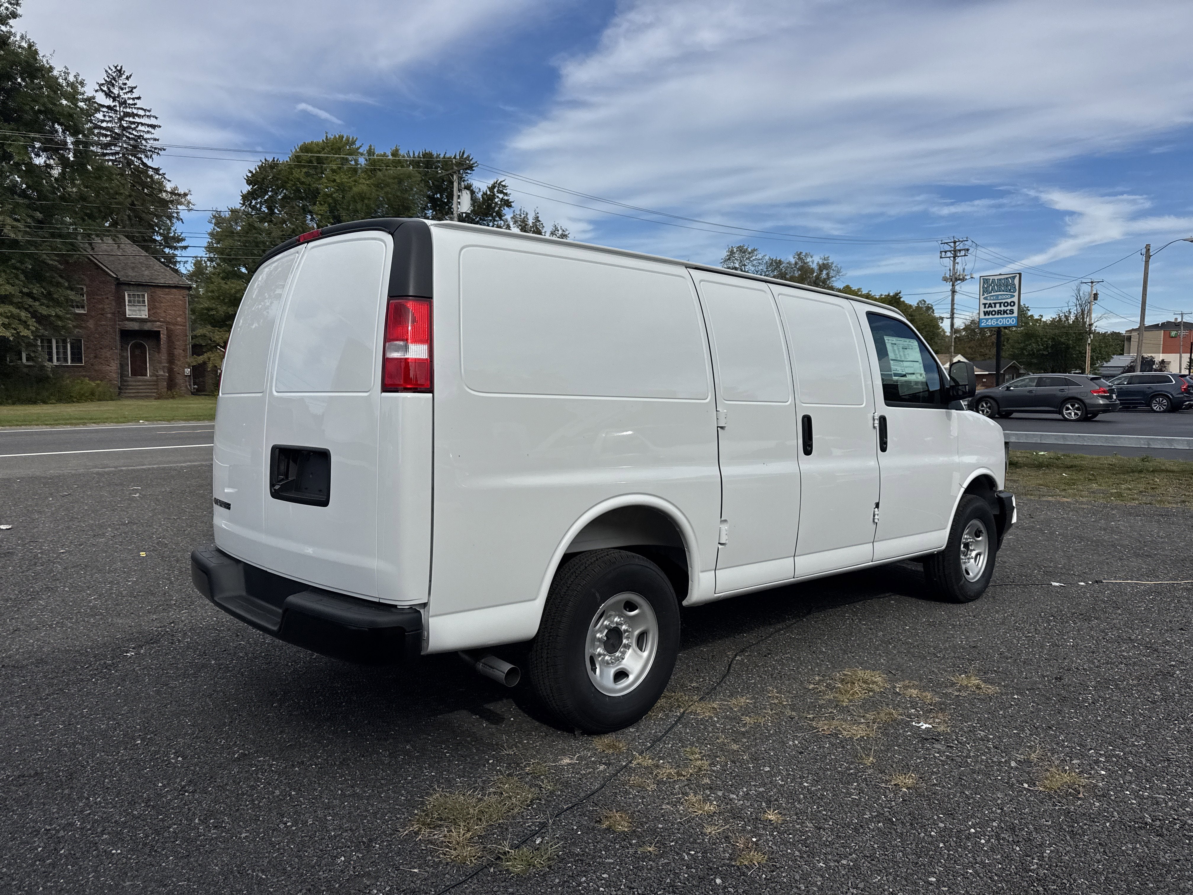 2025 Chevrolet Express Cargo WT