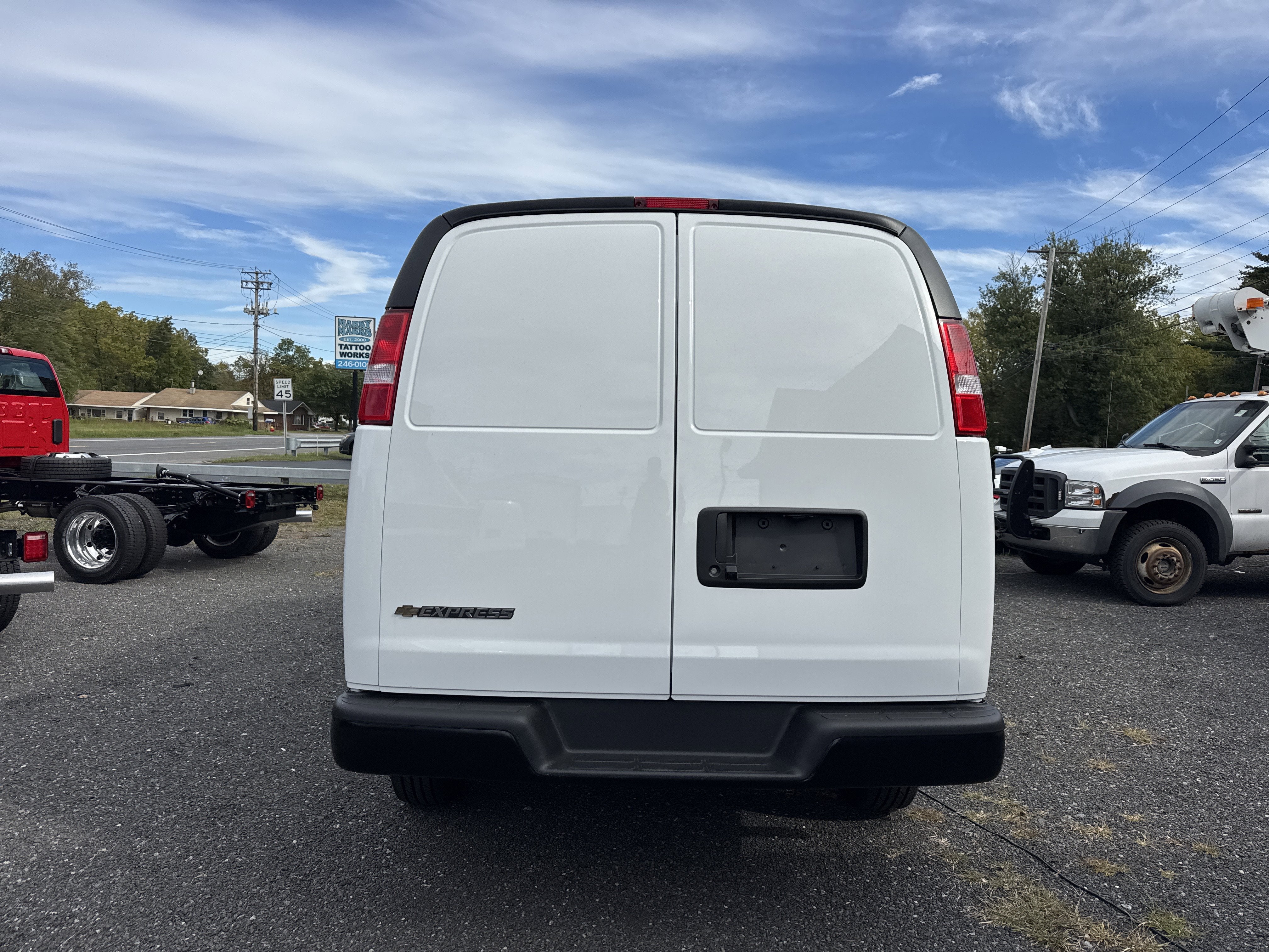 2025 Chevrolet Express Cargo WT