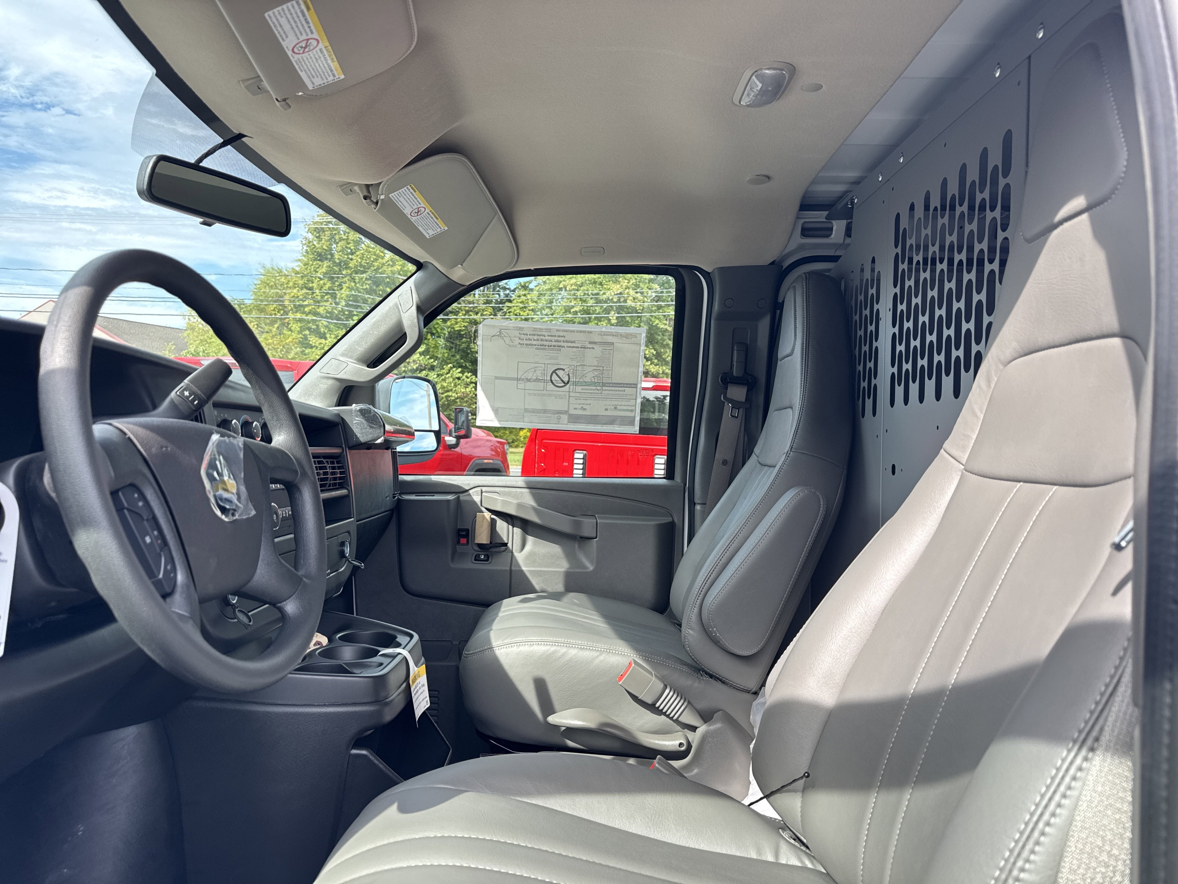 2025 Chevrolet Express Cargo WT